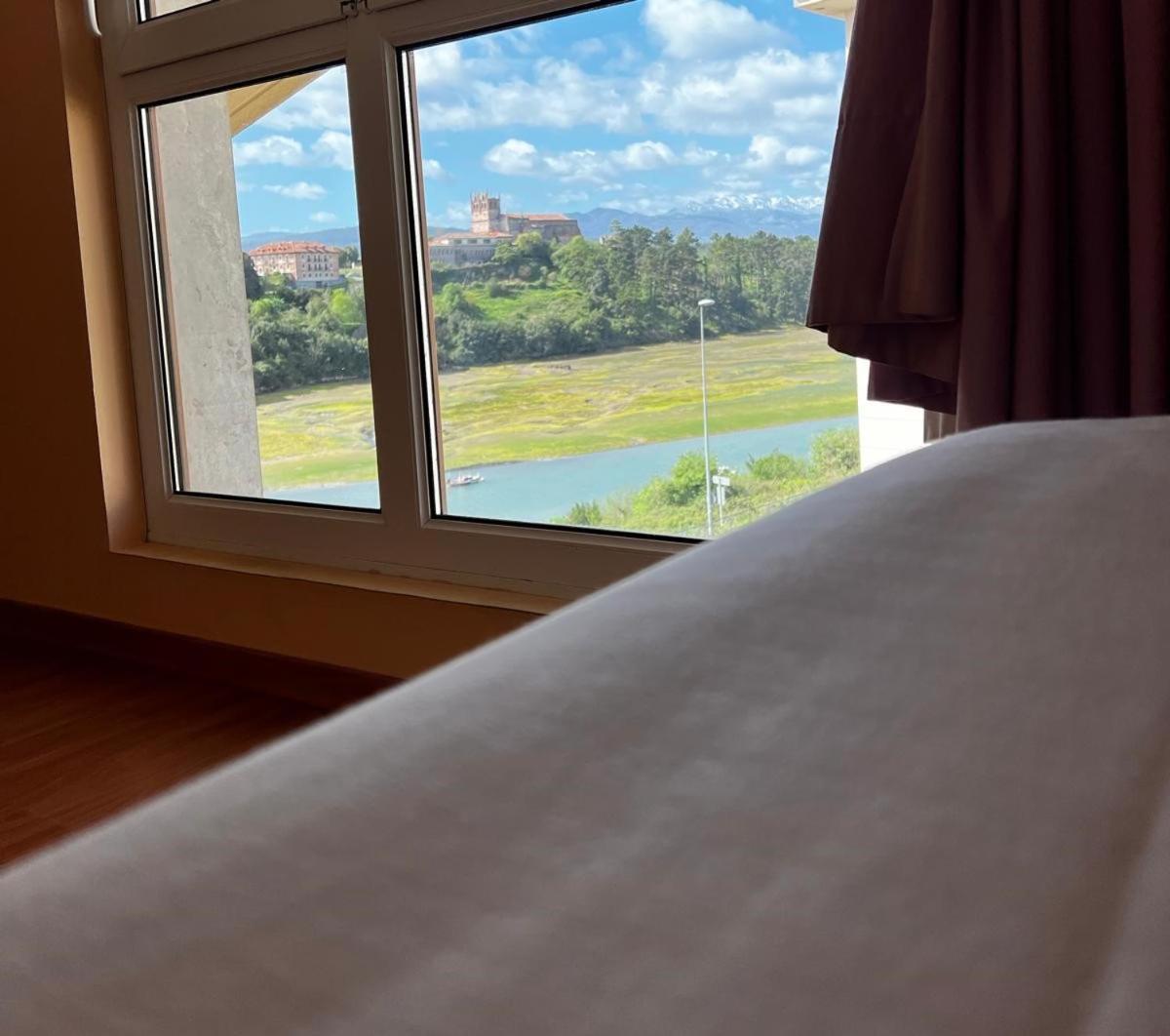 Hotel Faro De San Vicente Сан-Висенте-де-ла-Баркера Экстерьер фото